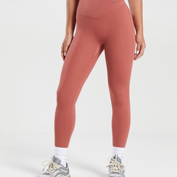 Gymshark Women's High-Waisted Elevate Leggings Rose Brown Sz M - Picture 8 of 10